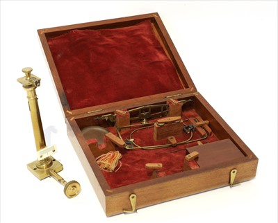 Lot 1190 - A mahogany cased travelling diamond scale