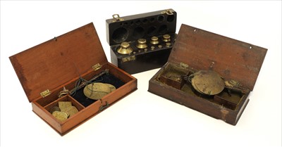 Lot 1196 - A mahogany cased coin scale