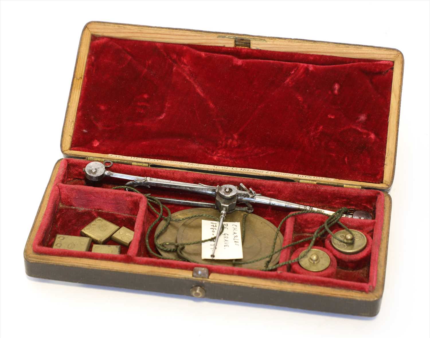 Lot 1215 - A cased coin scale