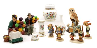 Lot 452 - A group of ceramics