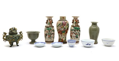 Lot 154 - A collection of Chinese ceramics