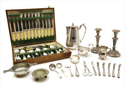 Lot 458 - A collection of silver plated items