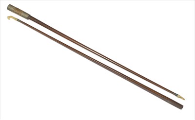 Lot 118 - A 6ft yew wood longbow