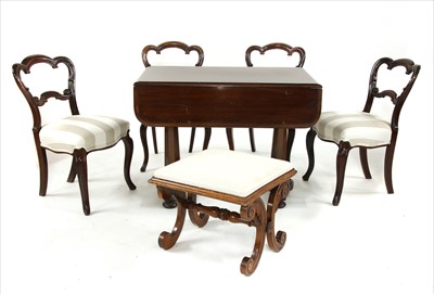 Lot 712 - A mahogany drop flap table