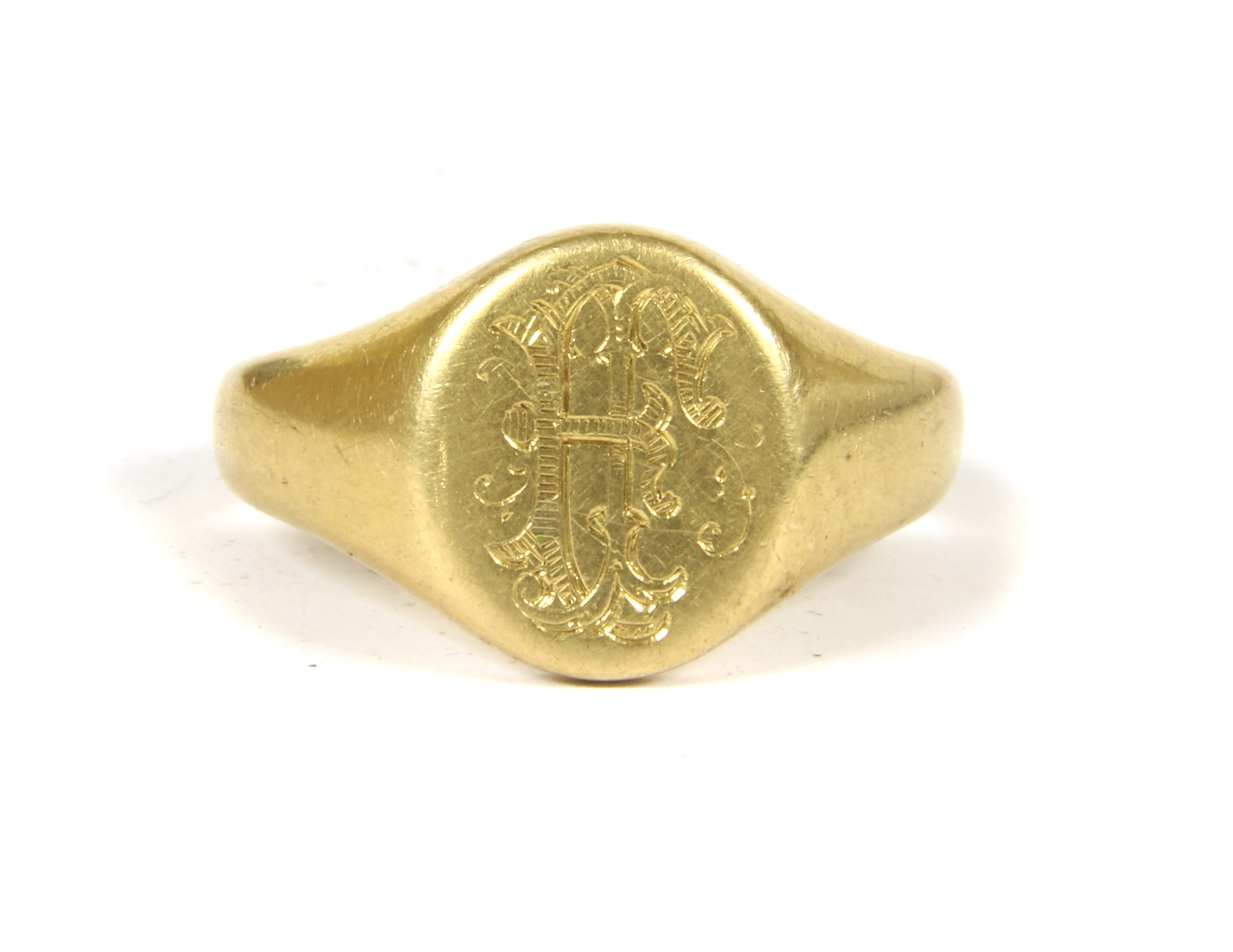 Lot 43 - An 18ct gold signet ring,