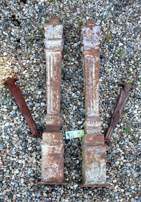 Lot 114 - A pair of cast iron columns