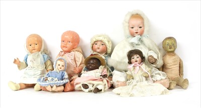 Lot 282 - A large collection of dolls