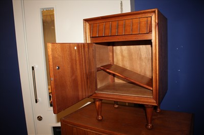 Lot 289 - A pair of Heal's mahogany bedside cabinets
