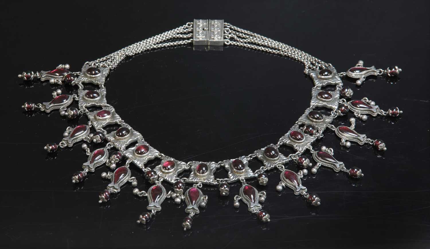 Lot 15 - A Victorian silver garnet fringe necklace