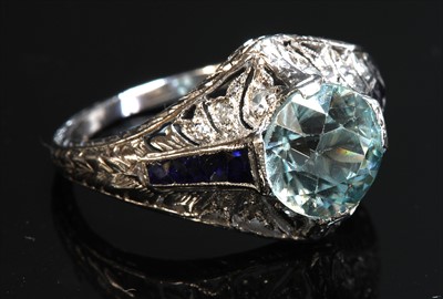 Lot 128 - An Art Deco American single stone blue zircon ring, c.1930