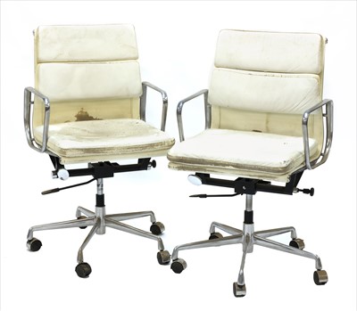 Lot 519 - A pair of soft pad desk chairs