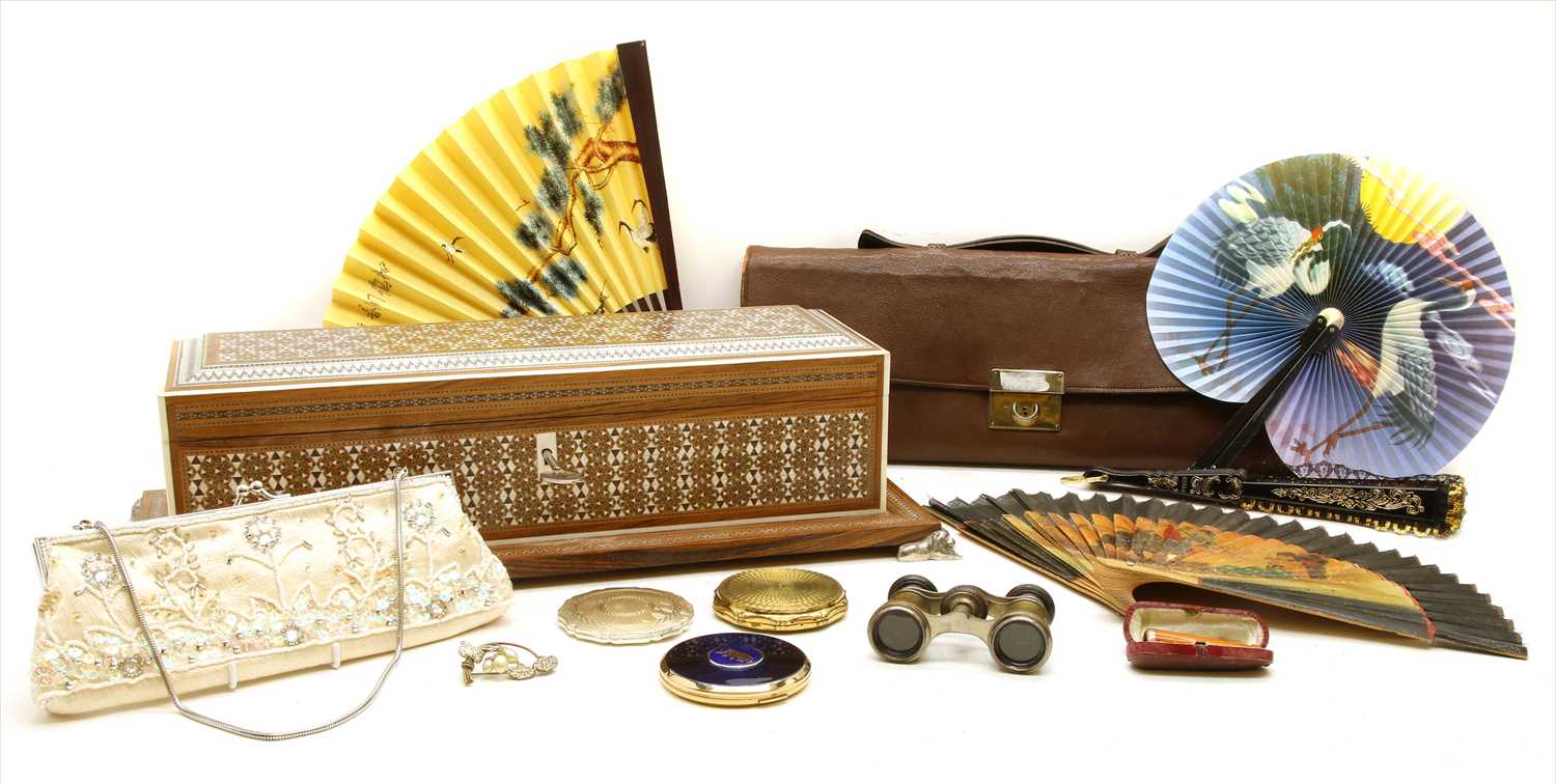 Lot 123 - A sandalwood inlaid jewellery casket