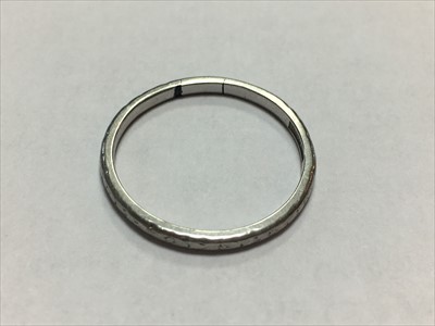 Lot 11 - A platinum single stone diamond ring