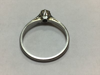 Lot 11 - A platinum single stone diamond ring