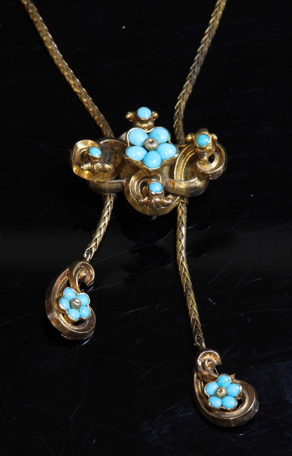 Lot 25 - A Victorian gold turquoise forget-me-not lariat necklace, c.1840