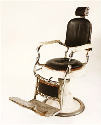 Lot 318 - A Barbers Chair