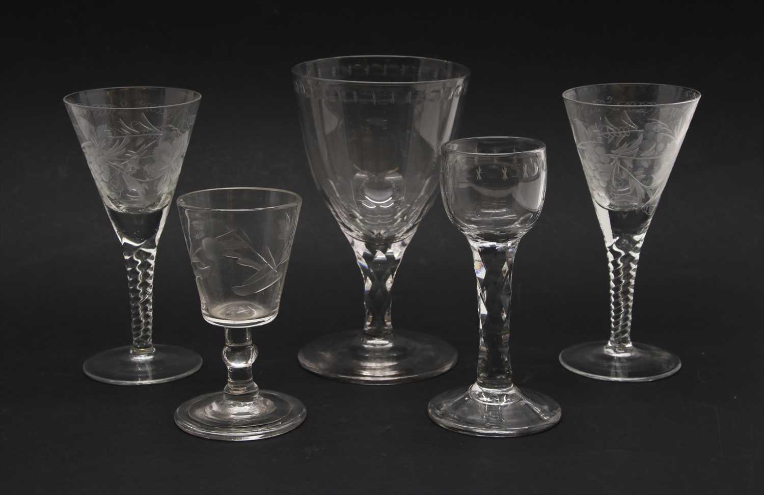 Lot 189 - A pair of 18th century engraved drinking glasses with grape vine engraved bowls
