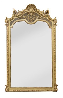 Lot 815 - A gilt framed wall mirror