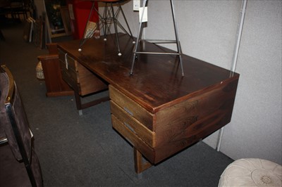 Lot 468 - A rosewood desk