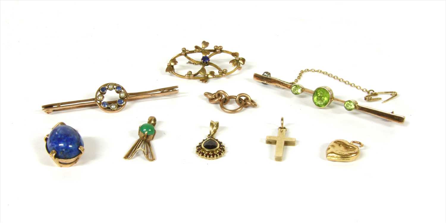 Lot 34 - A quantity of gold jewellery