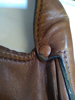 Lot 1001 - A Vintage Gucci brown leather shoulder bag