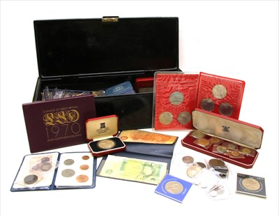 Lot 124 - A collection of GB and world coins
