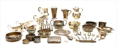 Lot 128 - A collection of silver items