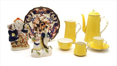 Lot 229 - A collection of ceramics
