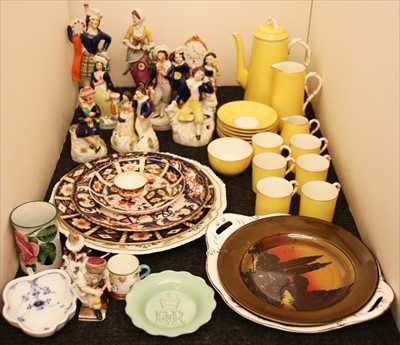 Lot 229 - A collection of ceramics