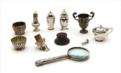 Lot 91 - A collection of silver items