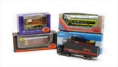 Lot 290 - A collection of model vehicles
