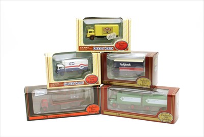 Lot 272 - A collection of model vehicles