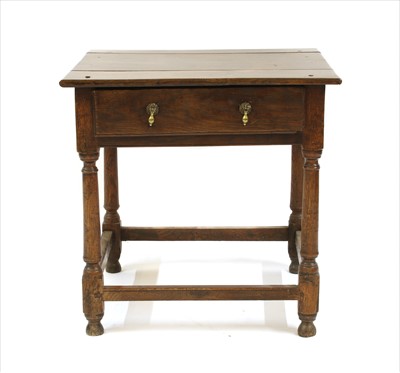 Lot 502 - An oak side table