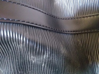 Lot 256 - A Louis Vuitton black epi leather 'Sac Noe' drawstring tote