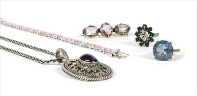 Lot 99 - A quantity of silver jewellery