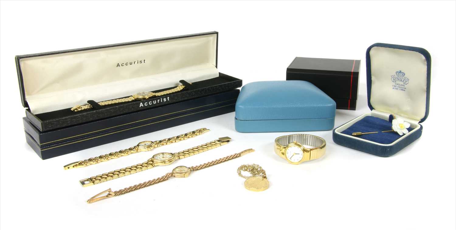 Lot 102 - A ladies' 9ct gold quartz bracelet watch