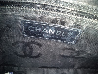 Lot 412 - A Chanel 'Cambon Ligne' pochette
