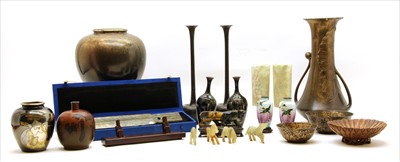 Lot 213 - A mixed lot of predominantly 20th century Japanese pieces
