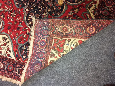 Lot 665 - A fine Persian Isfahan rug