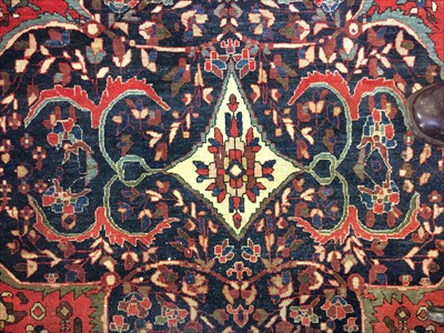 Lot 665 - A fine Persian Isfahan rug