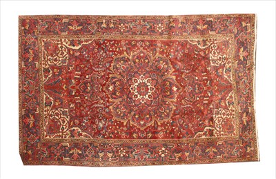 Lot 918 - A Persian Mahal carpet