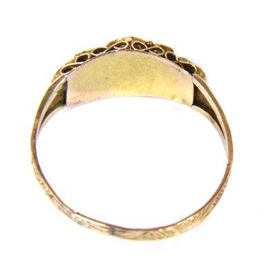 Lot 21 - A Victorian 9ct gold paste and split pearl ring