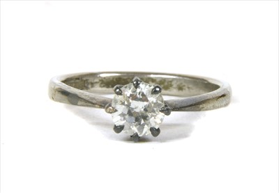 Lot 11 - A single stone diamond ring