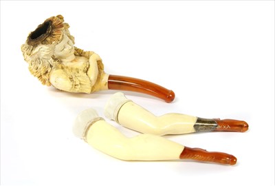 Lot 169 - An erotic meerschaum combination cheroot holder and pipe