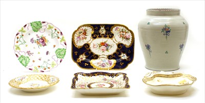Lot 276 - A collection of porcelain