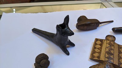 Lot 195 - A collection of  Central and South American pipes and bowls