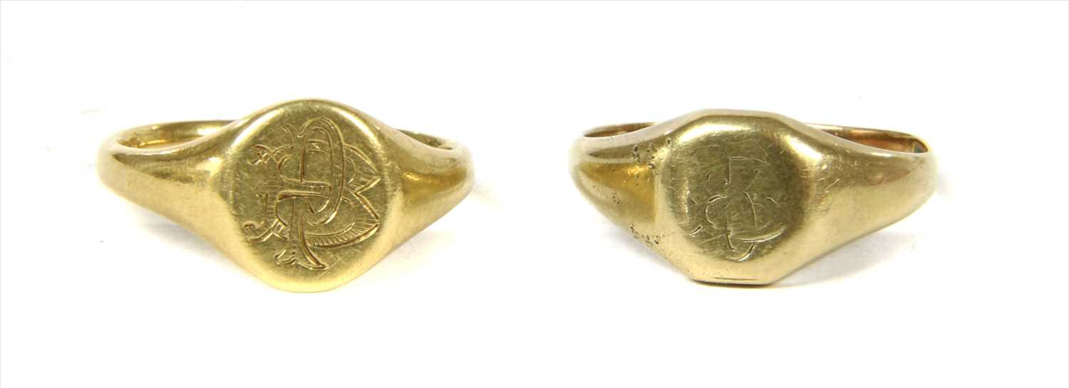 Lot 26 - An 18ct gold signet ring