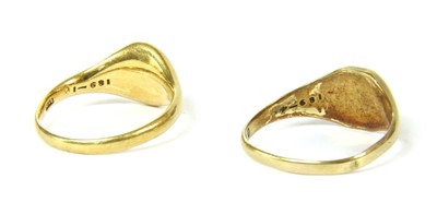 Lot 26 - An 18ct gold signet ring
