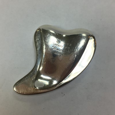 Lot 212 - A sterling silver claw money clip by Tiffany & Co.