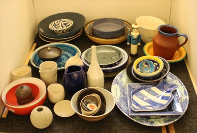 Lot 299 - A collection of studio pottery